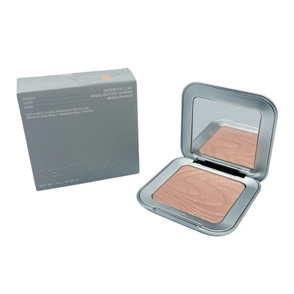 r.e.m. beauty Interstellar Highlighter Topper - Miss Uranus - 8g / .28 oz - Picture 2 of 6